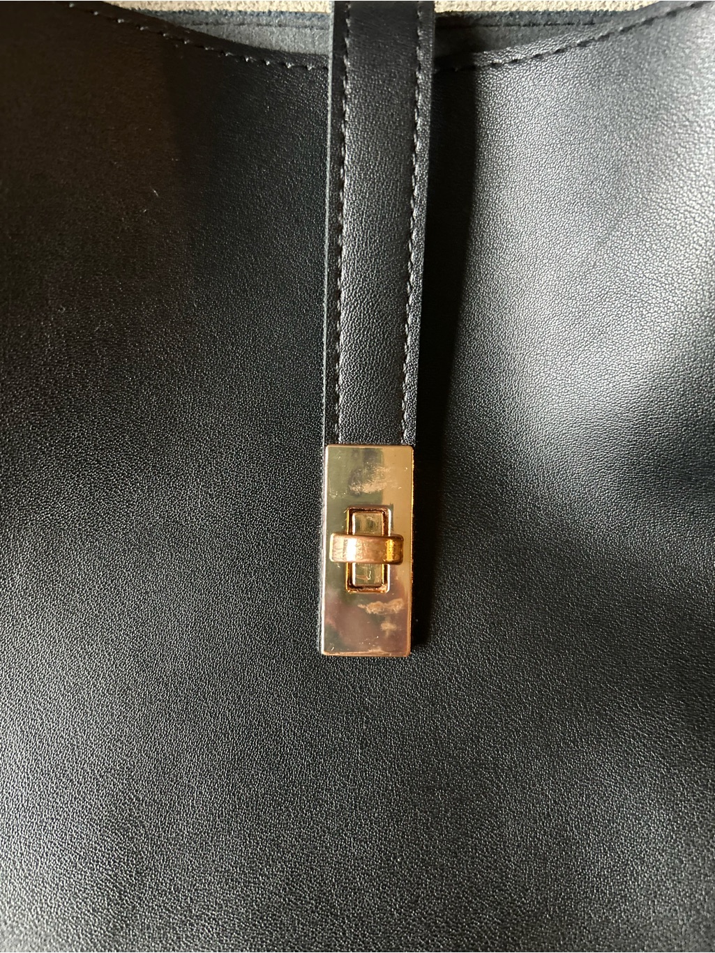 Think Olives Bea Turn Lock Shoulder Bag — image 5 of 6